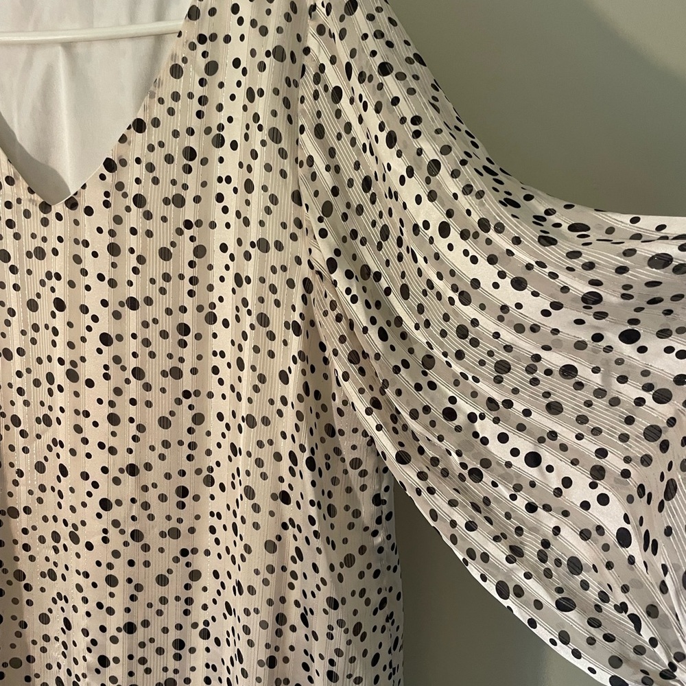 Jodifil polka Dot V-Neck Blouse beautiful size large